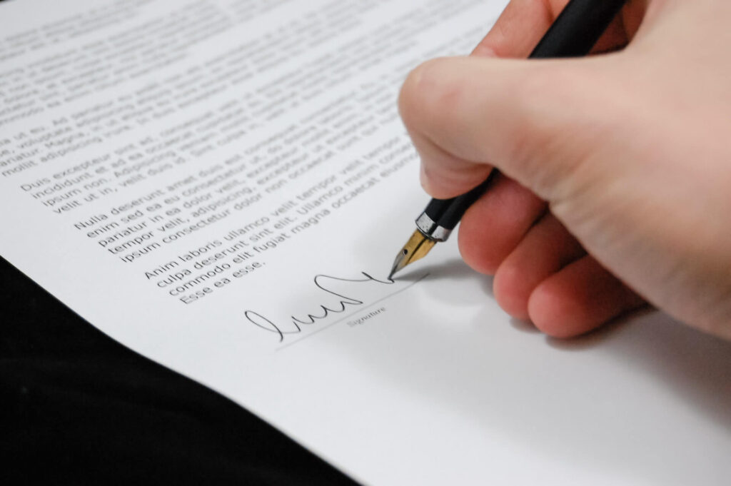 Por que contratar um advogado para elaborar os seus contratos? 1 pexels pixabay 48148
